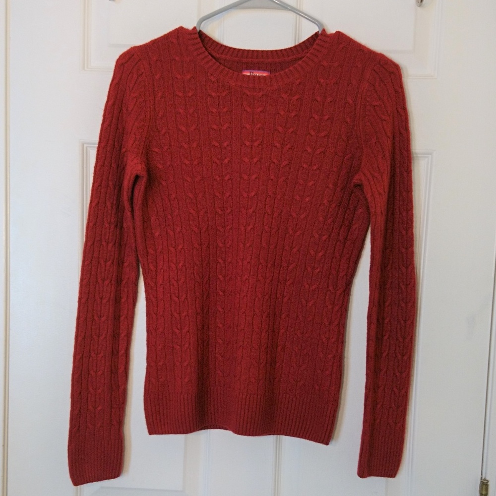 Bass & Co cable knit sweater